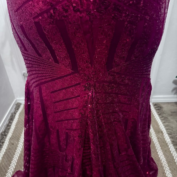 Red Sleeveless V-Neck Prom Gown - Picture 5 of 11